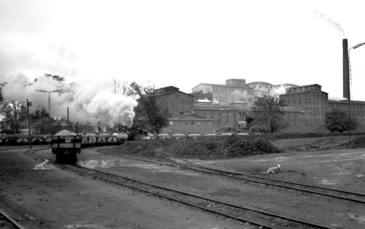 http://www.mjk-h0.dk/evp_Roer/263.i.06.sakskoebing_sukkerfabrik.18.10.1964.jpg