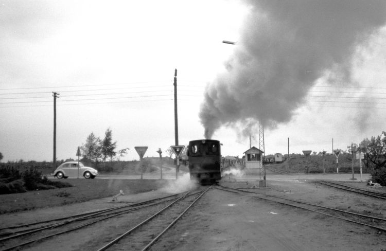 http://www.mjk-h0.dk/evp_Roer/263.ii.12.sakskoebing_sukkerfabrik.18.10.1964.jpg