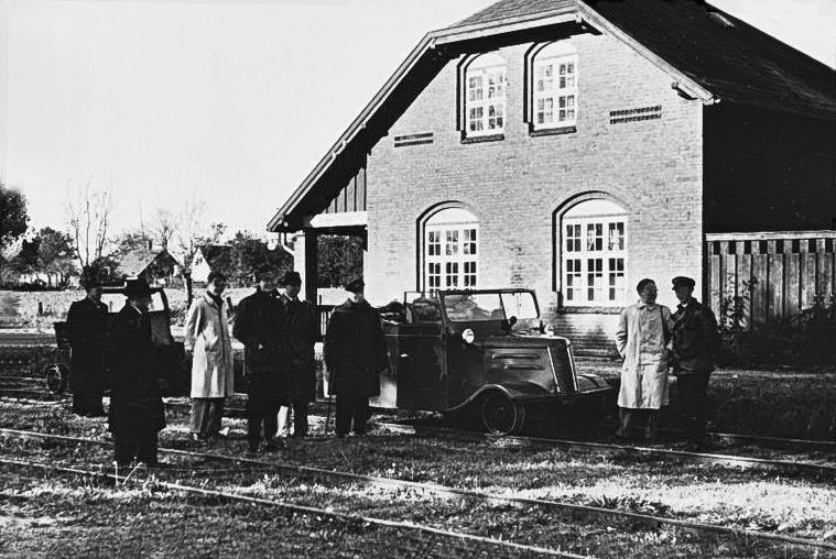 http://www.mjk-h0.dk/evp_So-Ve/pedersborg.22.10.1950.foto.jst.jpg